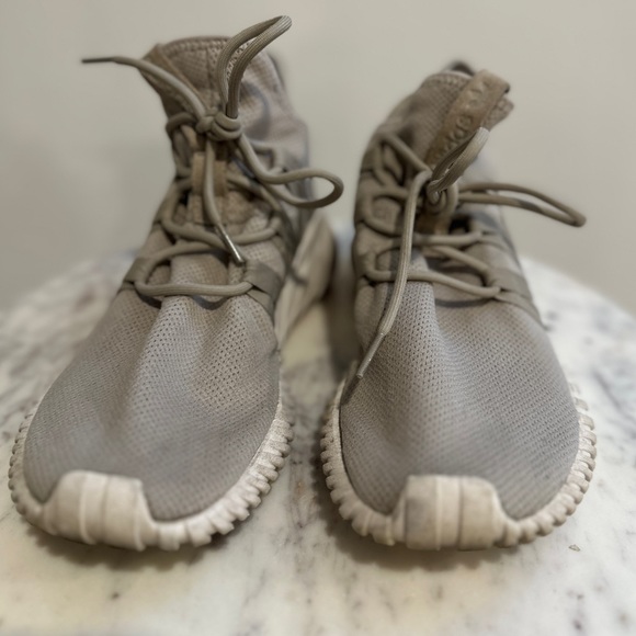 Adidas Women’s Tubular Dawn Sneakers, EUC, Size 8 (Fits a 9W) - Picture 4 of 11